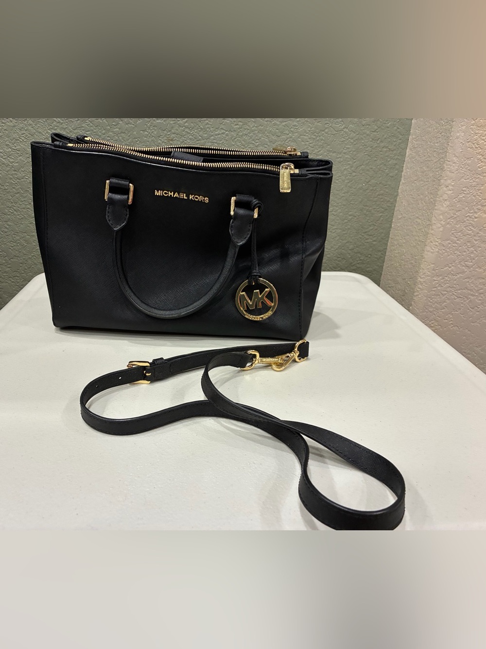Michael Kors Black Satchel Top Handle Bag Gold Hardware Detachable Strap 12”x8”